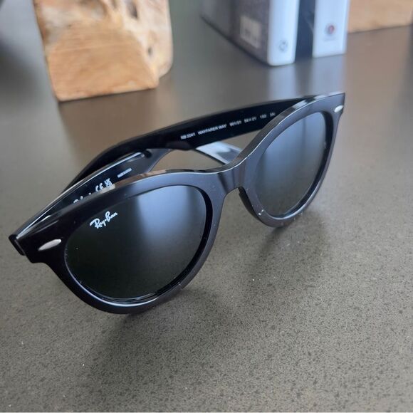 RAY- BAN Wayfarer Way RB 2241 Sunglasses Green Lenses Polished Black - Picture 4 of 8